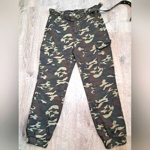Almost Famous Pants Women XL Green Woodland Camo Cargo Tapered Cotton